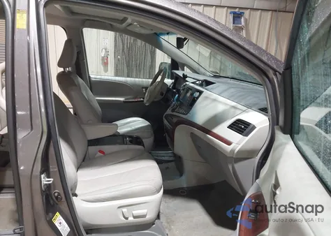 2014 Toyota Sienna Xle V6 8 Passenger from USA, damaged, VIN 5TDYK3DC0ES416475